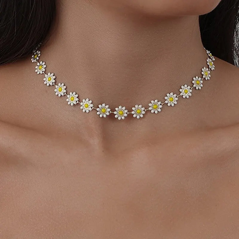 Evan Jewelry Kpop Flower Daisy Clavicle Chain Necklace for Women
