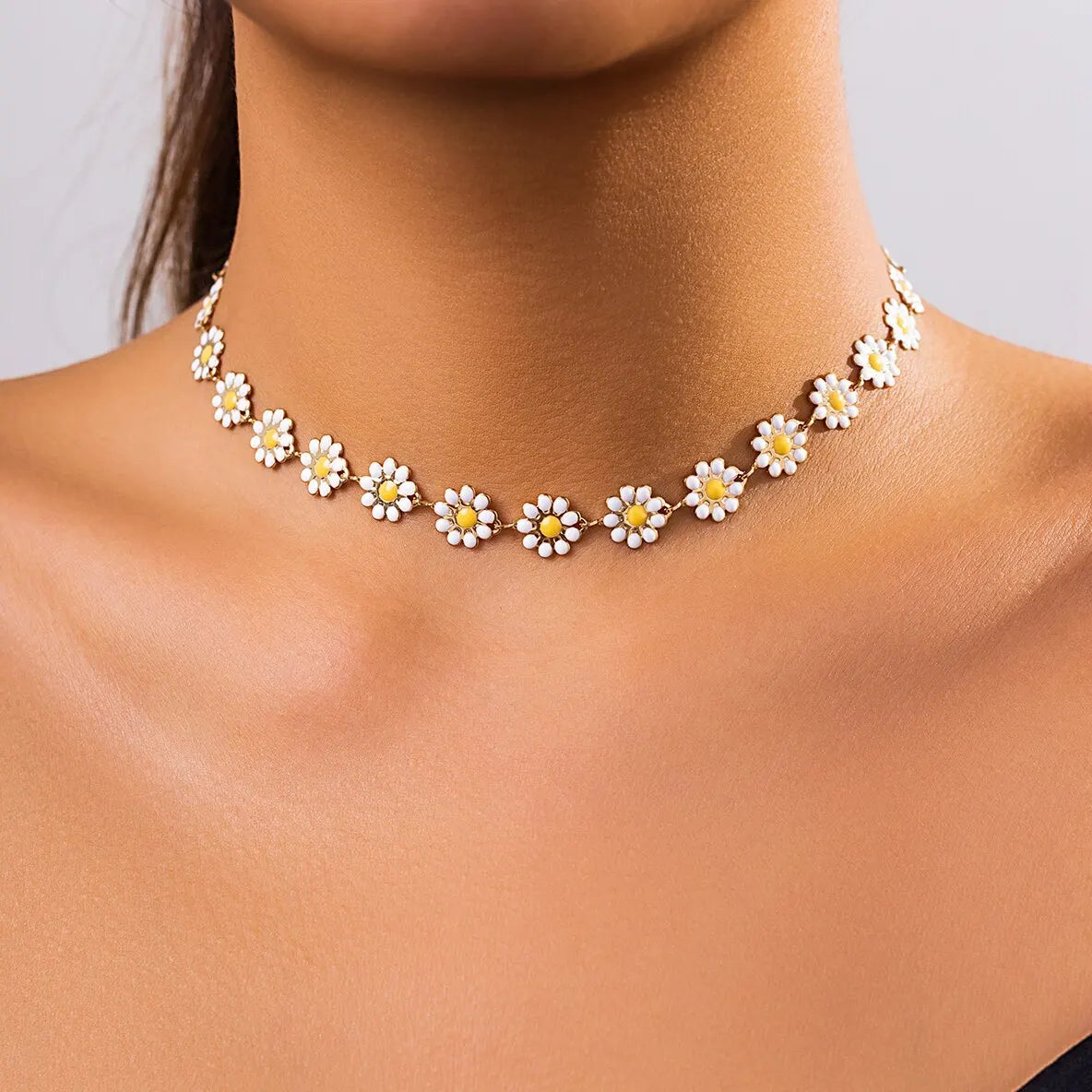 Evan Jewelry Kpop Flower Daisy Clavicle Chain Necklace for Women
